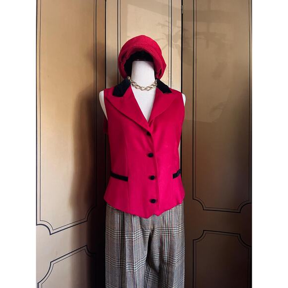 Vintage wool vest in red and black, size 10 - Picture 1 of 6